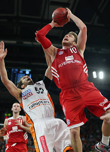 的双重考验 的双重考验